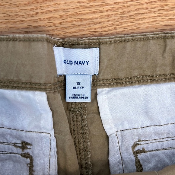 Old Navy 18 Husky Cargo Shorts NWT - Picture 2 of 6